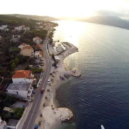 Modern In Slatine With Terrace Trogir