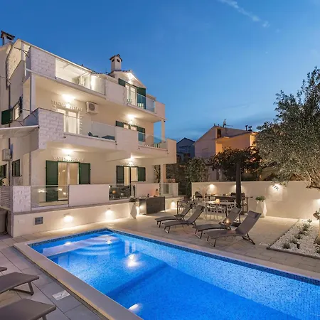 Modern In Slatine With Terrace Apartment *