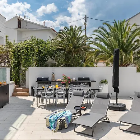 Modern In Slatine With Terrace Trogir