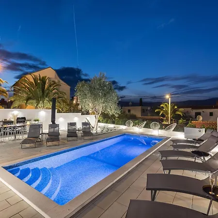 Modern In Slatine With Terrace Trogir